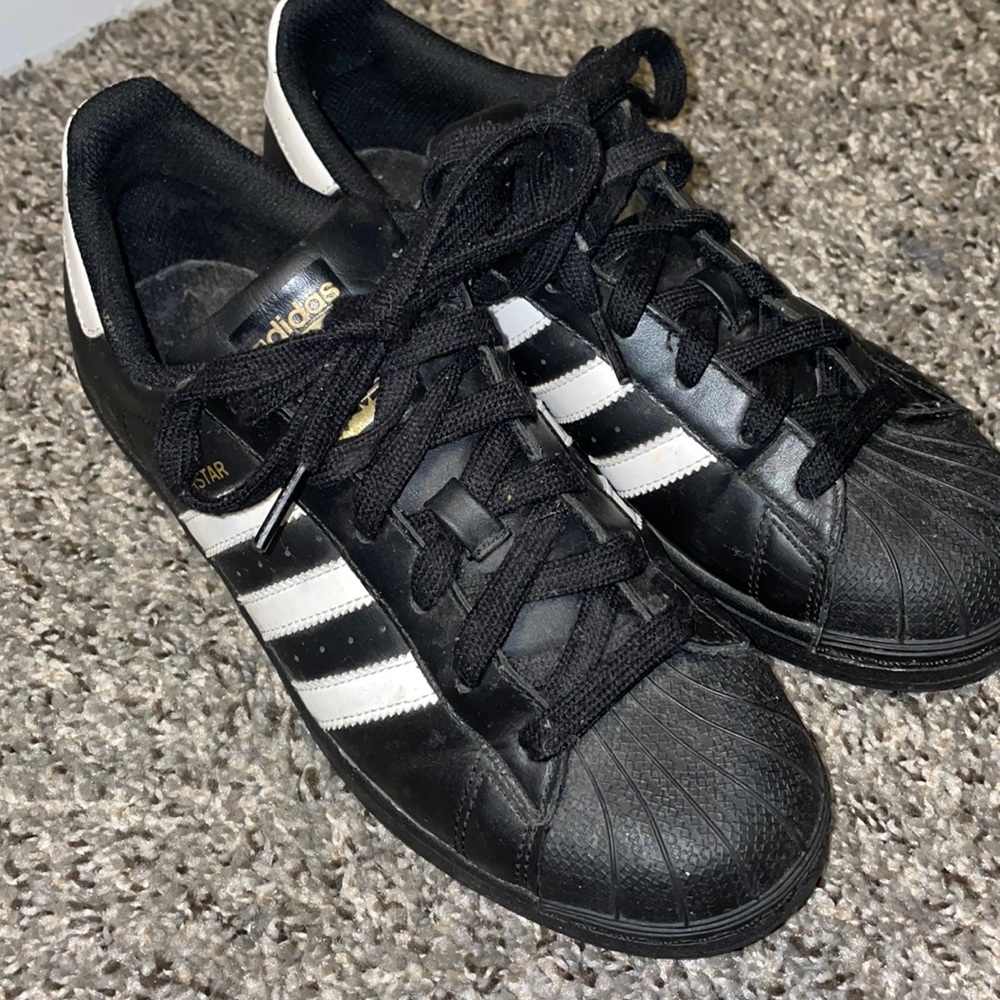 Adidas superstars
